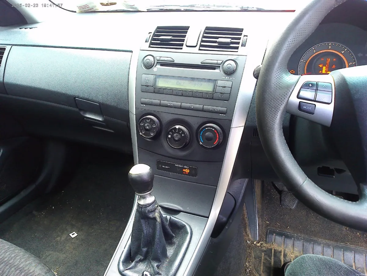Toyota Corolla 1.4 D-4D TERRA MC 4DR - Image 2