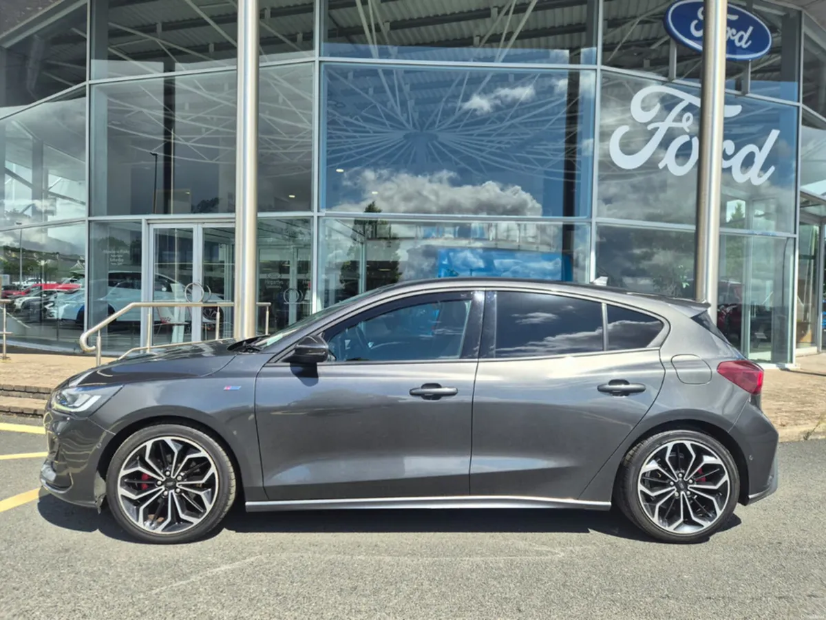 Ford Focus ST-LINE X 5DR 1.0T 125PS - Image 2