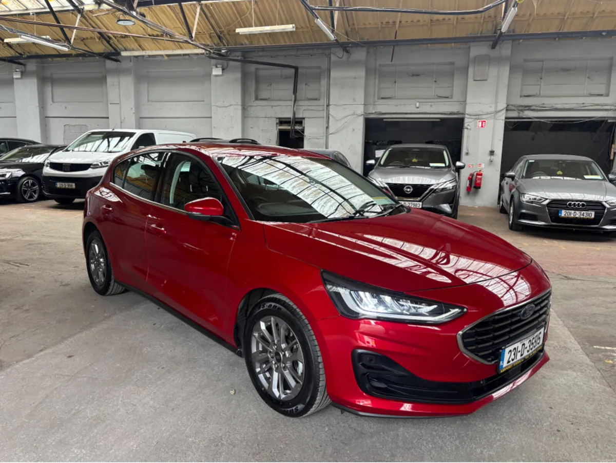 Ford Focus TITANIUM 1.0T 125 M6 4DR - Image 1