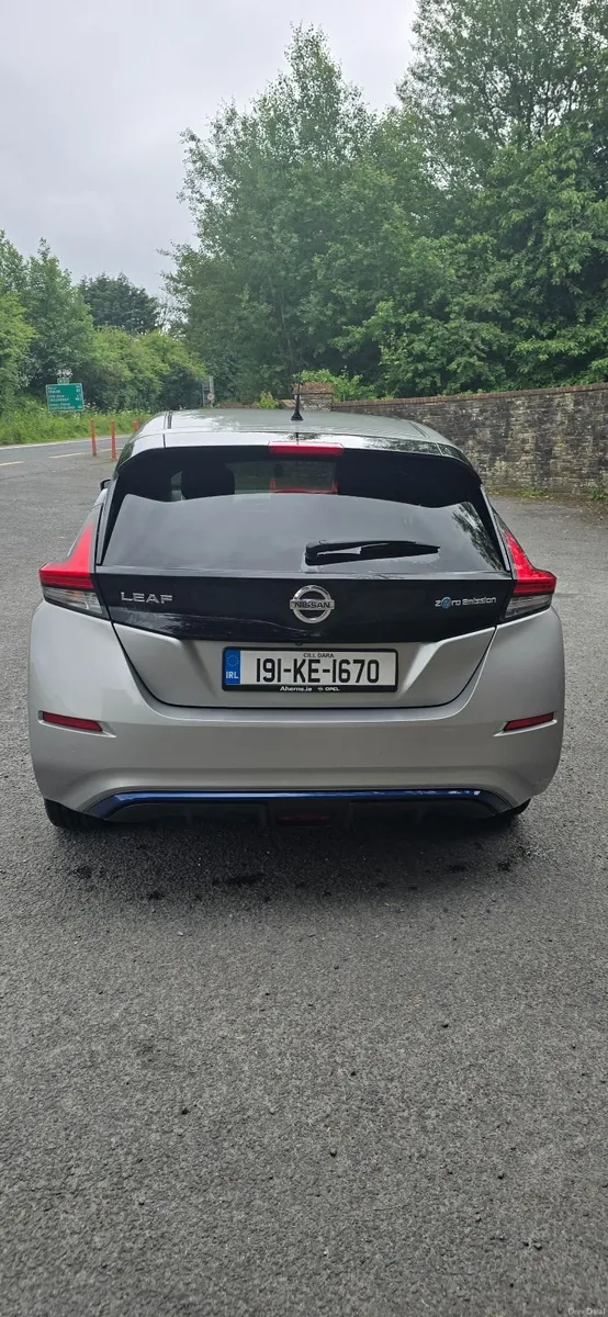 Nissan Leaf 2019 40kw electric - Image 3