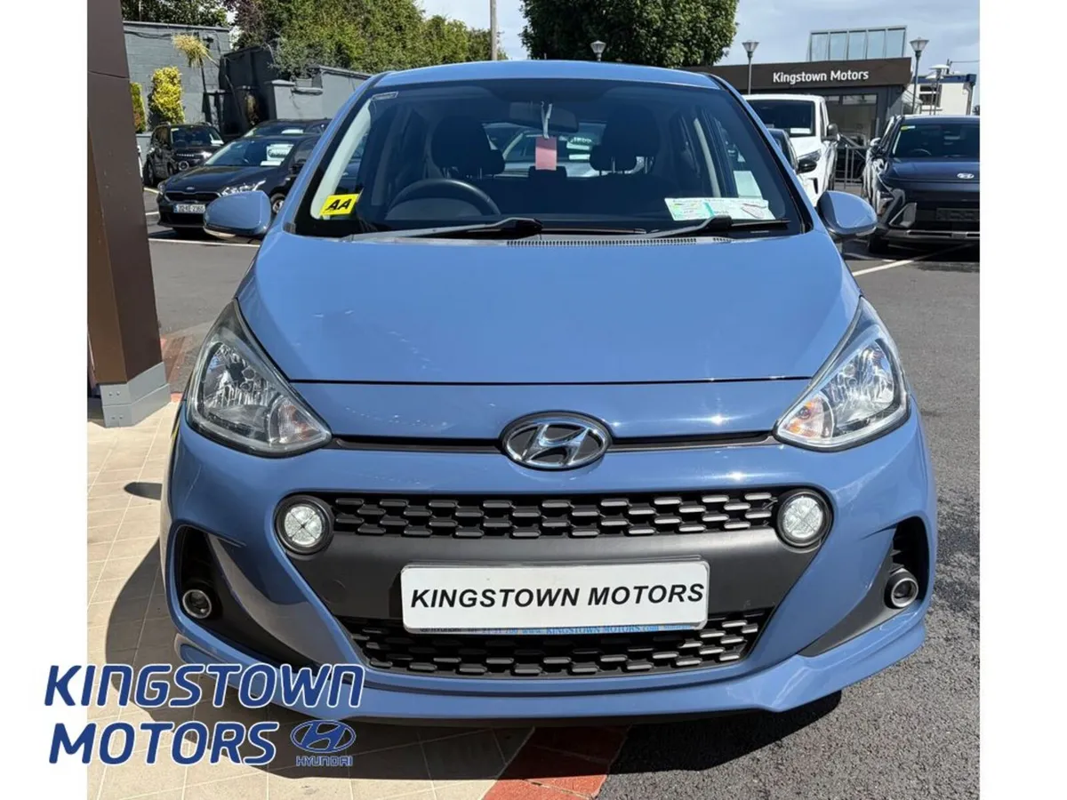 Hyundai i10 Deluxe 4DR - Image 2