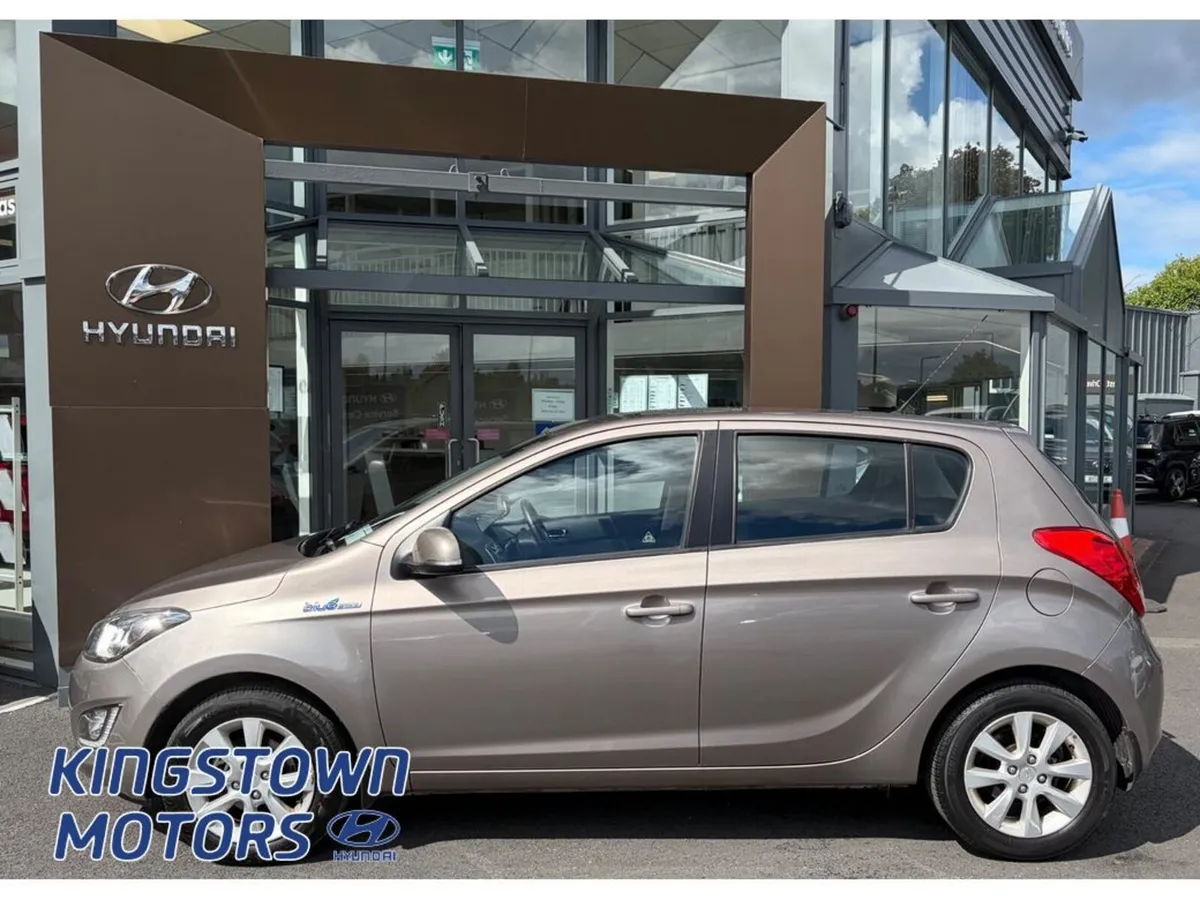 Hyundai i20 1.2 Premium 4DR - Image 3