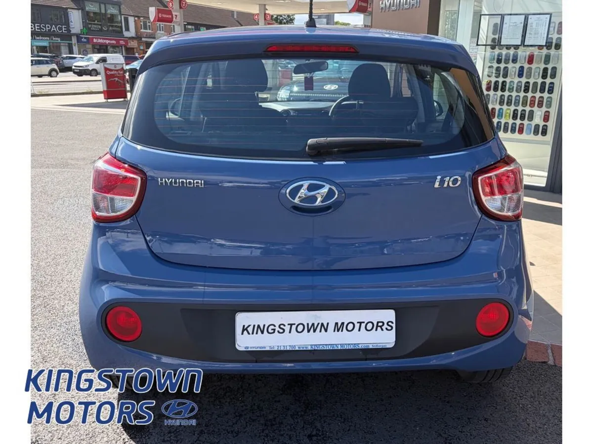 Hyundai i10 Deluxe 4DR - Image 4