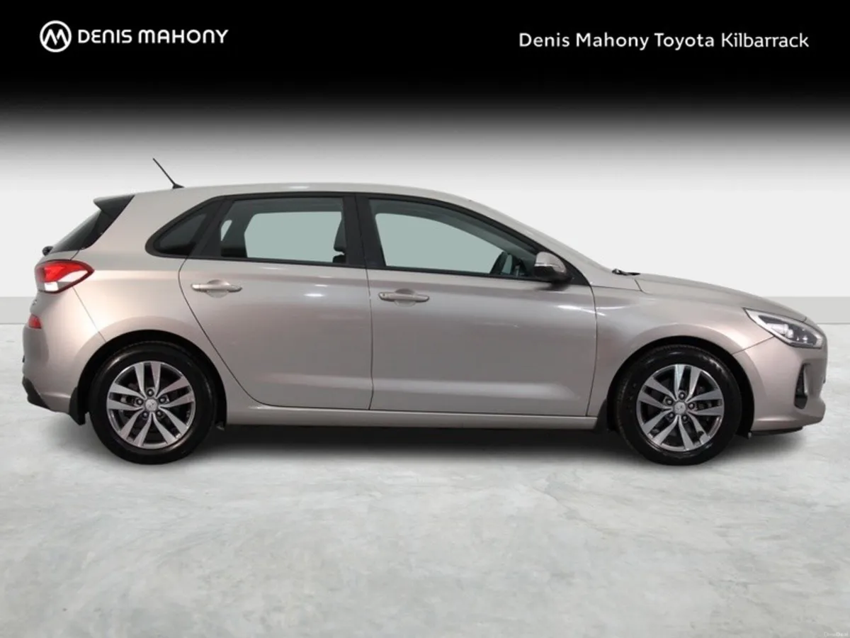 Hyundai i30 DELUXE 5DR - Image 3