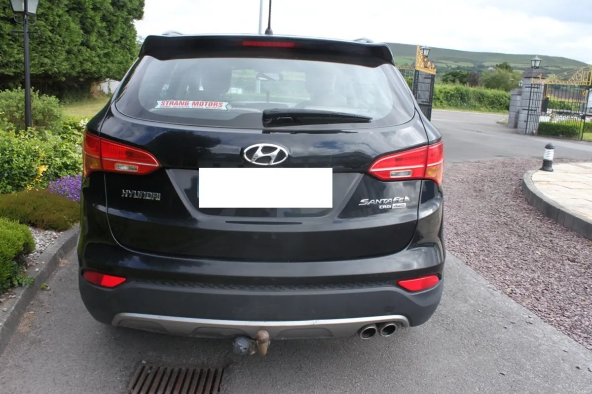 Hyundai Santa Fe 2.2 CRDi 4WD, 2013 (7 Seater) - Image 2