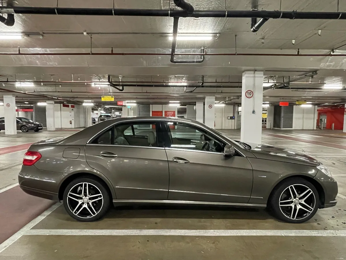 Mercedes E Class 2011 - Image 3