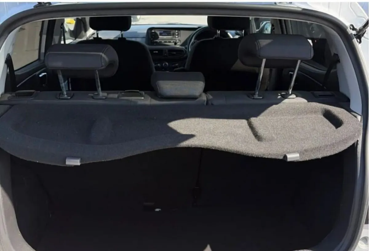 Hyundai i10 Deluxe 2022 - Image 6