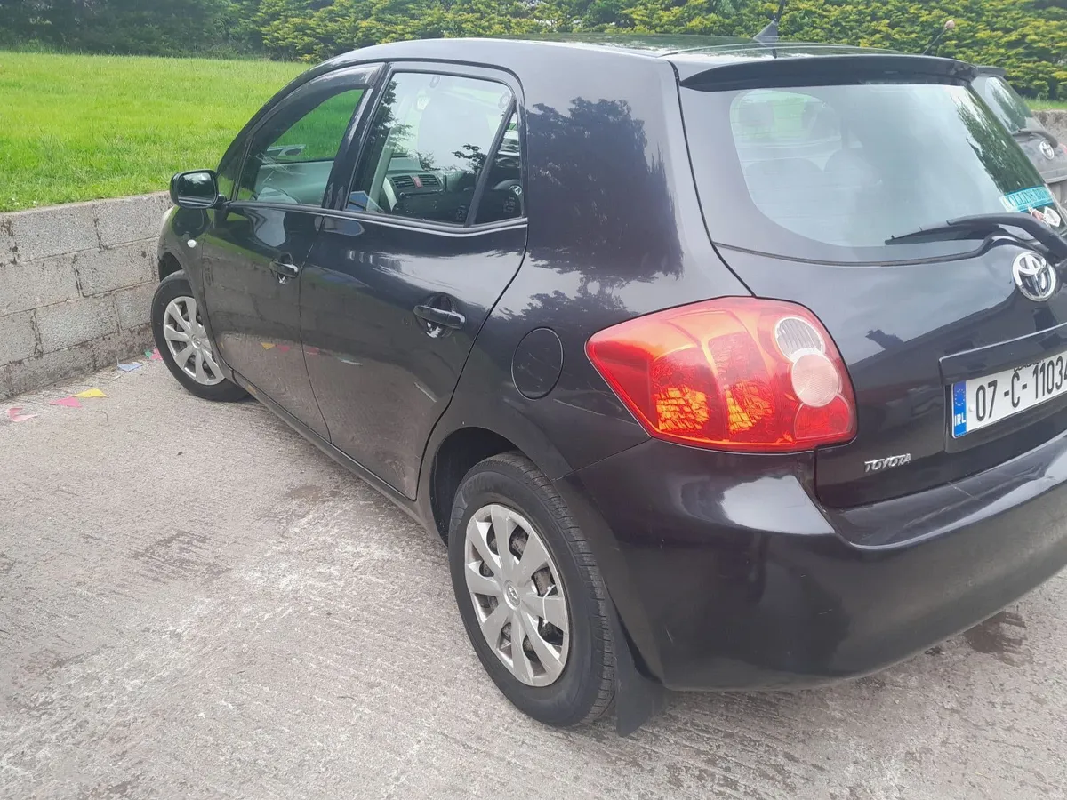 Toyota Auris 2007 - Image 2
