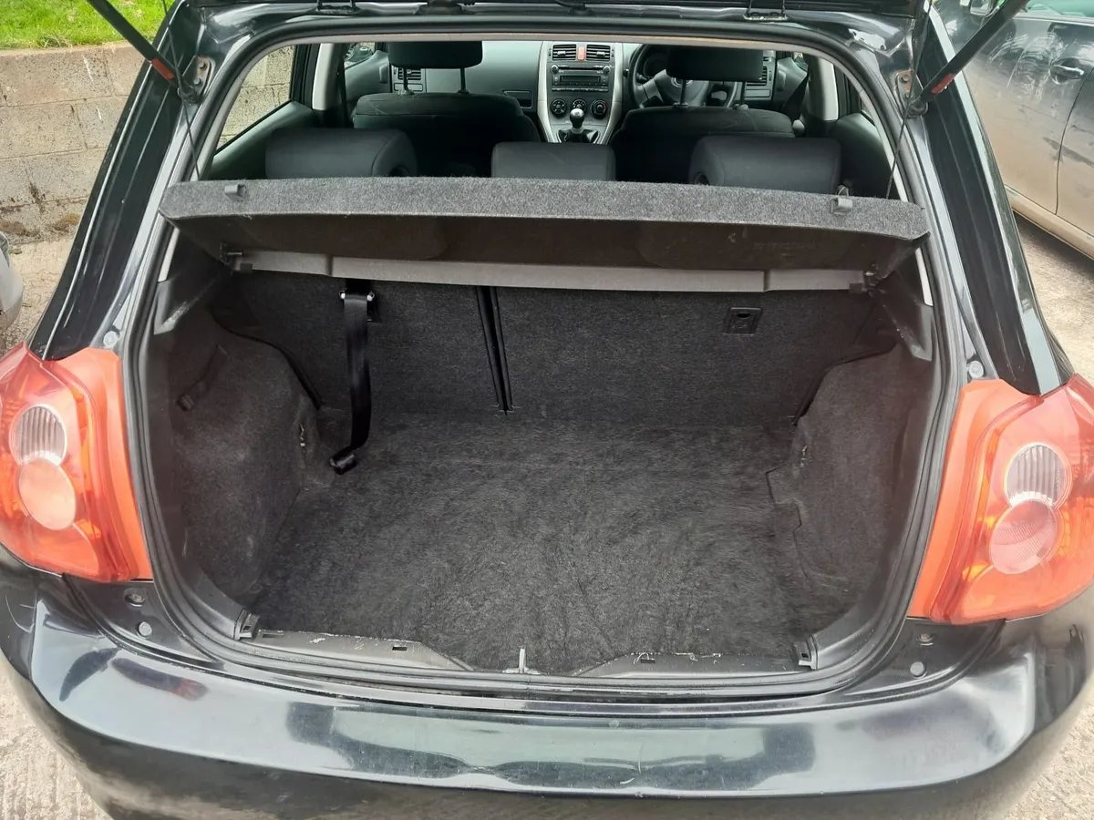 Toyota Auris 2007 - Image 4