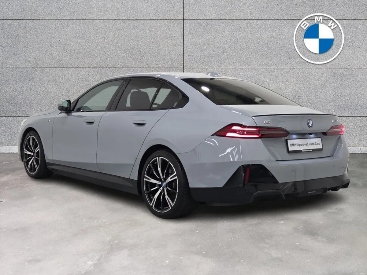 BMW i5 eDrive40 M Sport Pro Saloon - Image 3