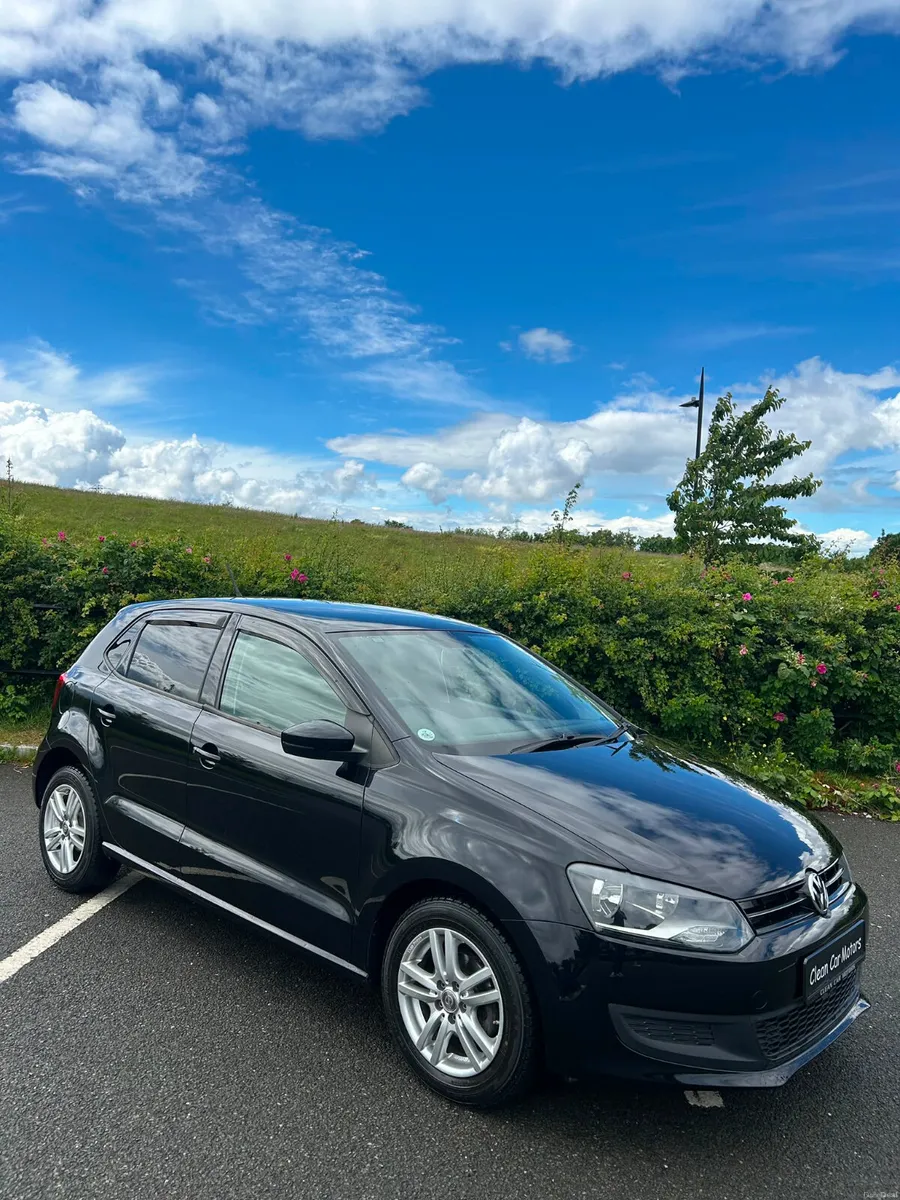VOLKSWAGEN POLO 2013 AUTOMATIC - Image 2