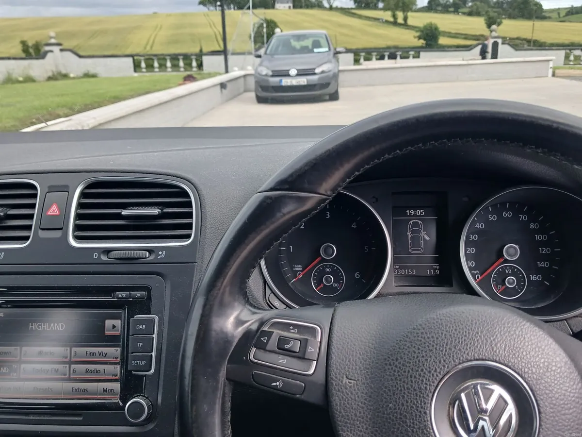 Volkswagen Golf 2011 - Image 1