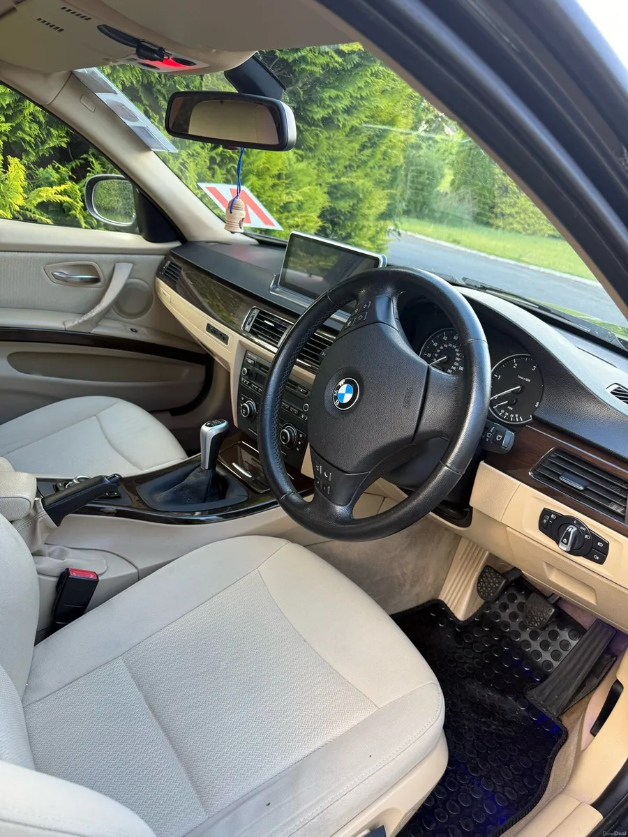 BMW E90 2010 - PLEASE READ THE DESCRIPTION - Image 1