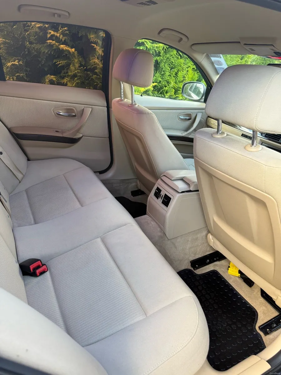 BMW E90 2010 - PLEASE READ THE DESCRIPTION - Image 2