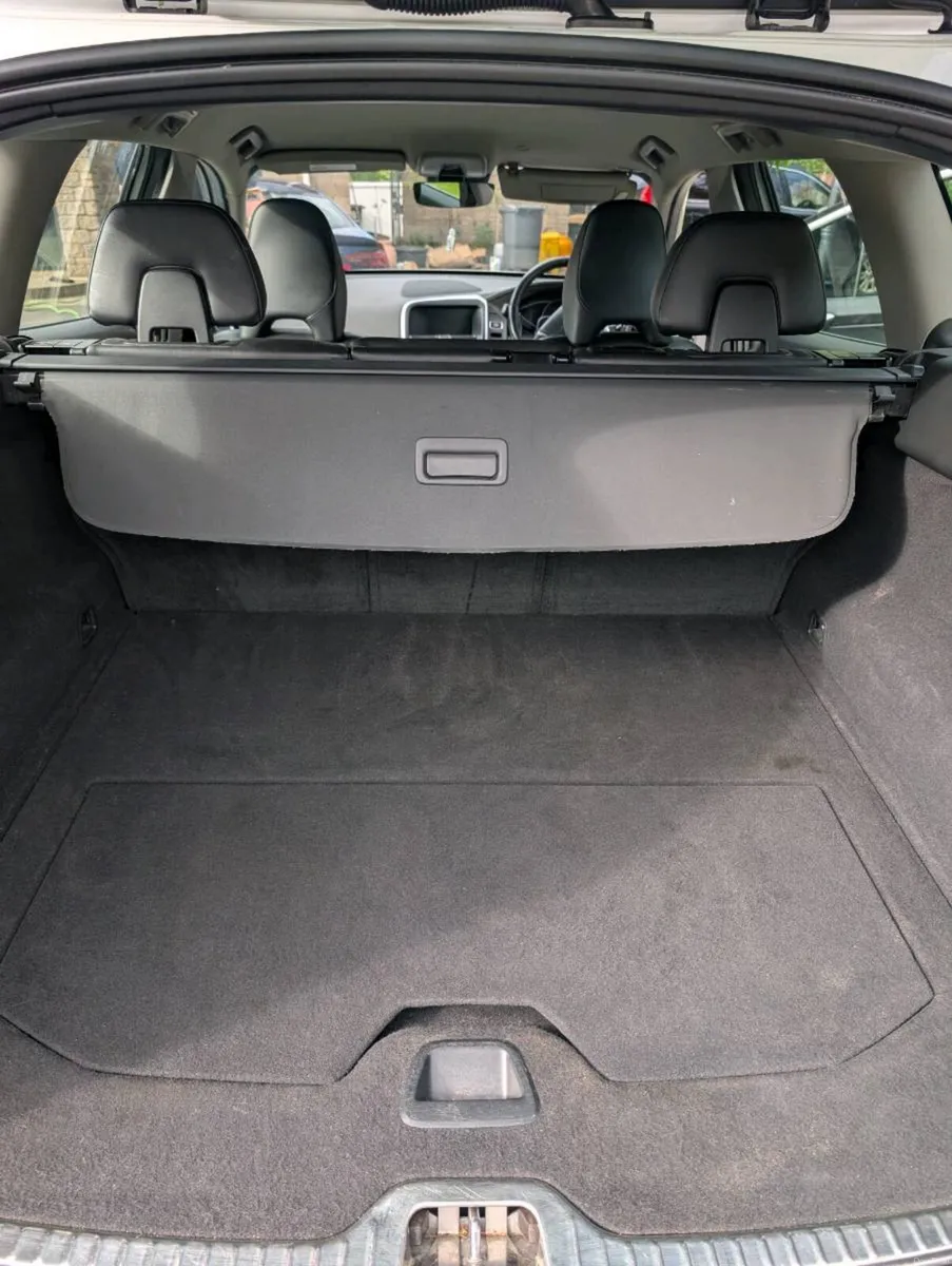 Volvo XC60 - Image 3