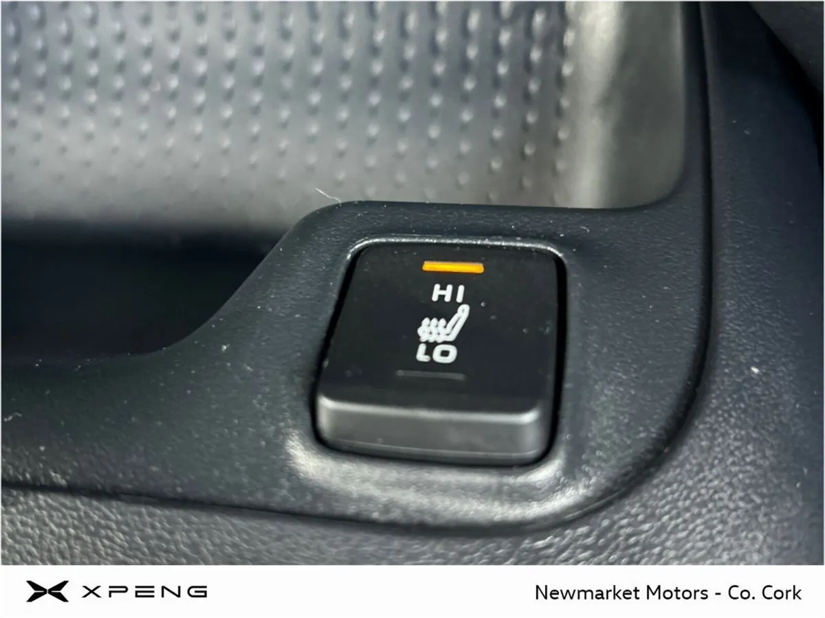 Toyota Corolla HIGH SPECIFICATION SOL1.8 HYBRID 5 - Image 4