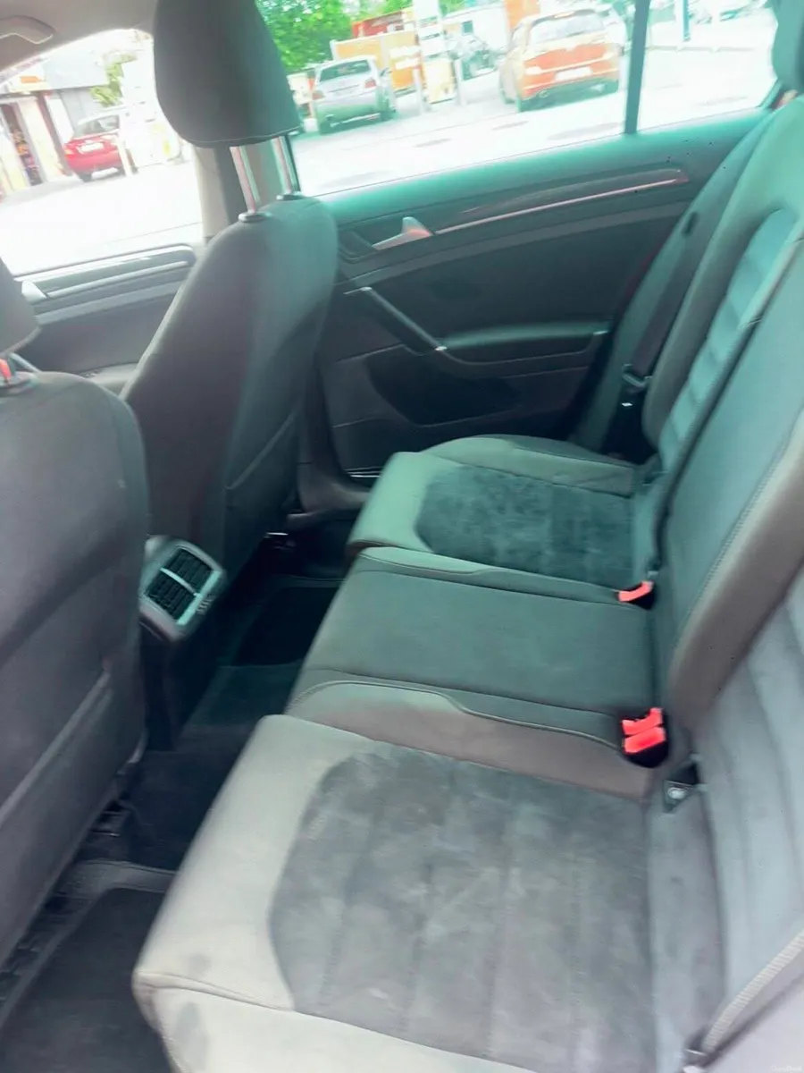 Volkswagen Golf - Image 4