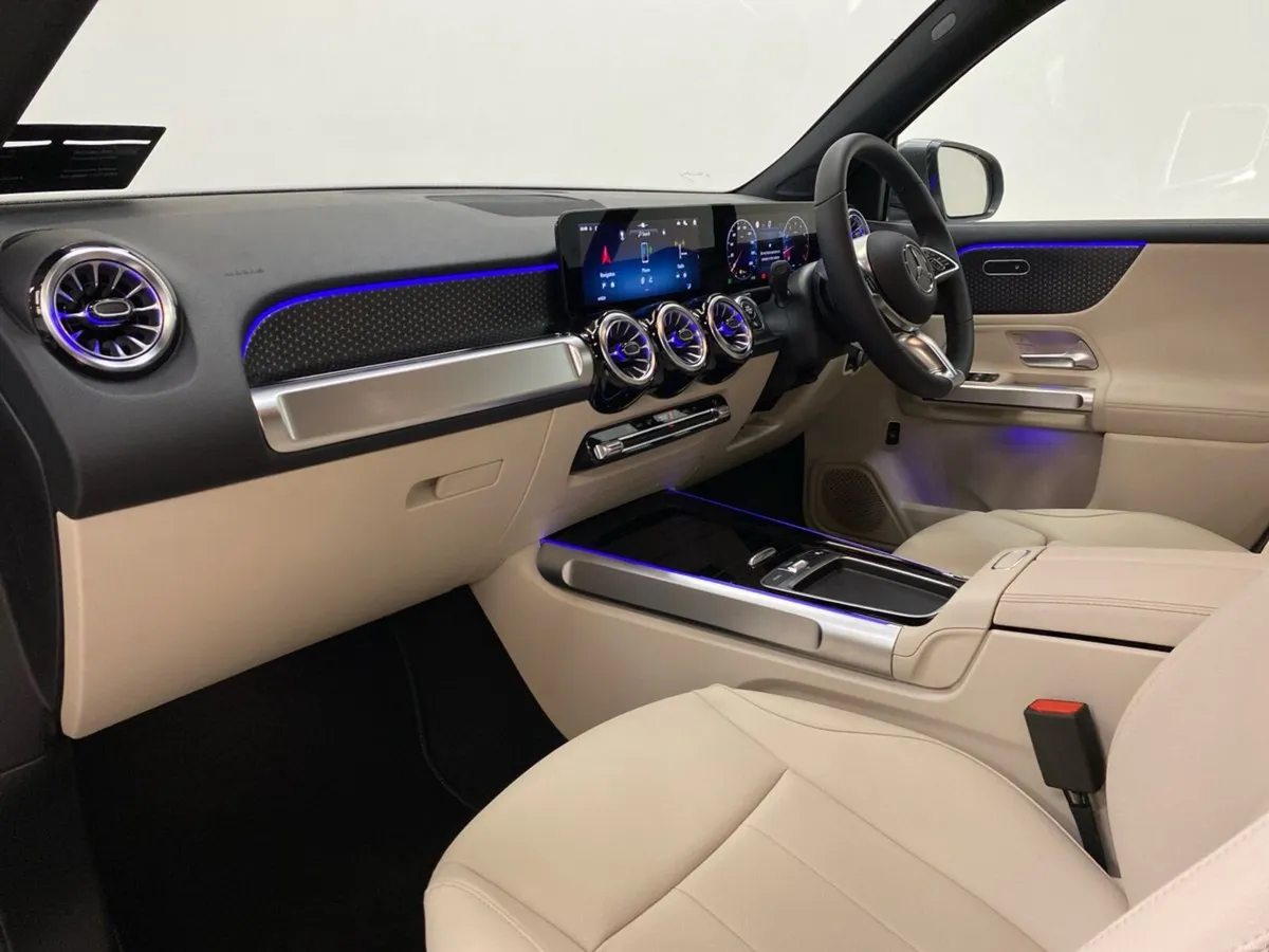 Mercedes-Benz GLB GLB 180 RHD | Reversing Camera, - Image 6