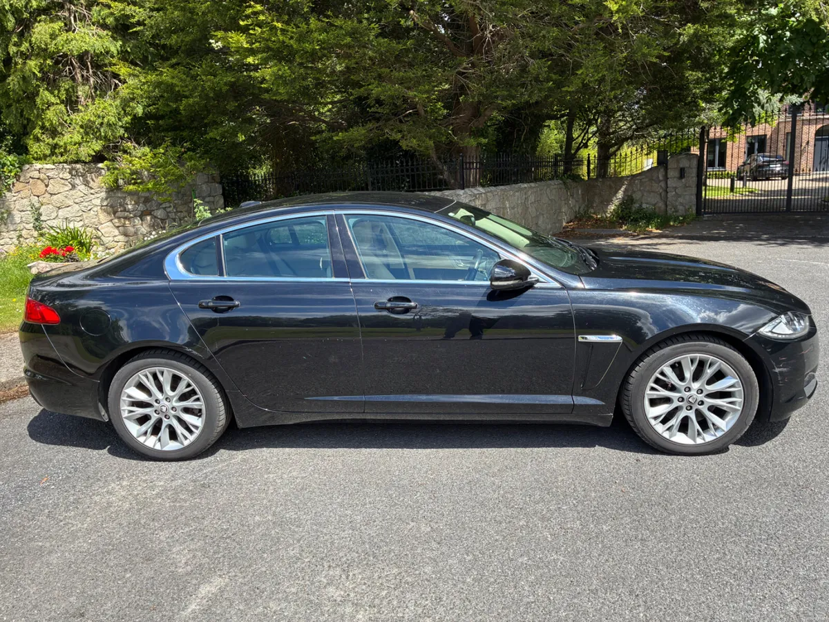 Jaguar XF - One Owner - Low kms - Image 4