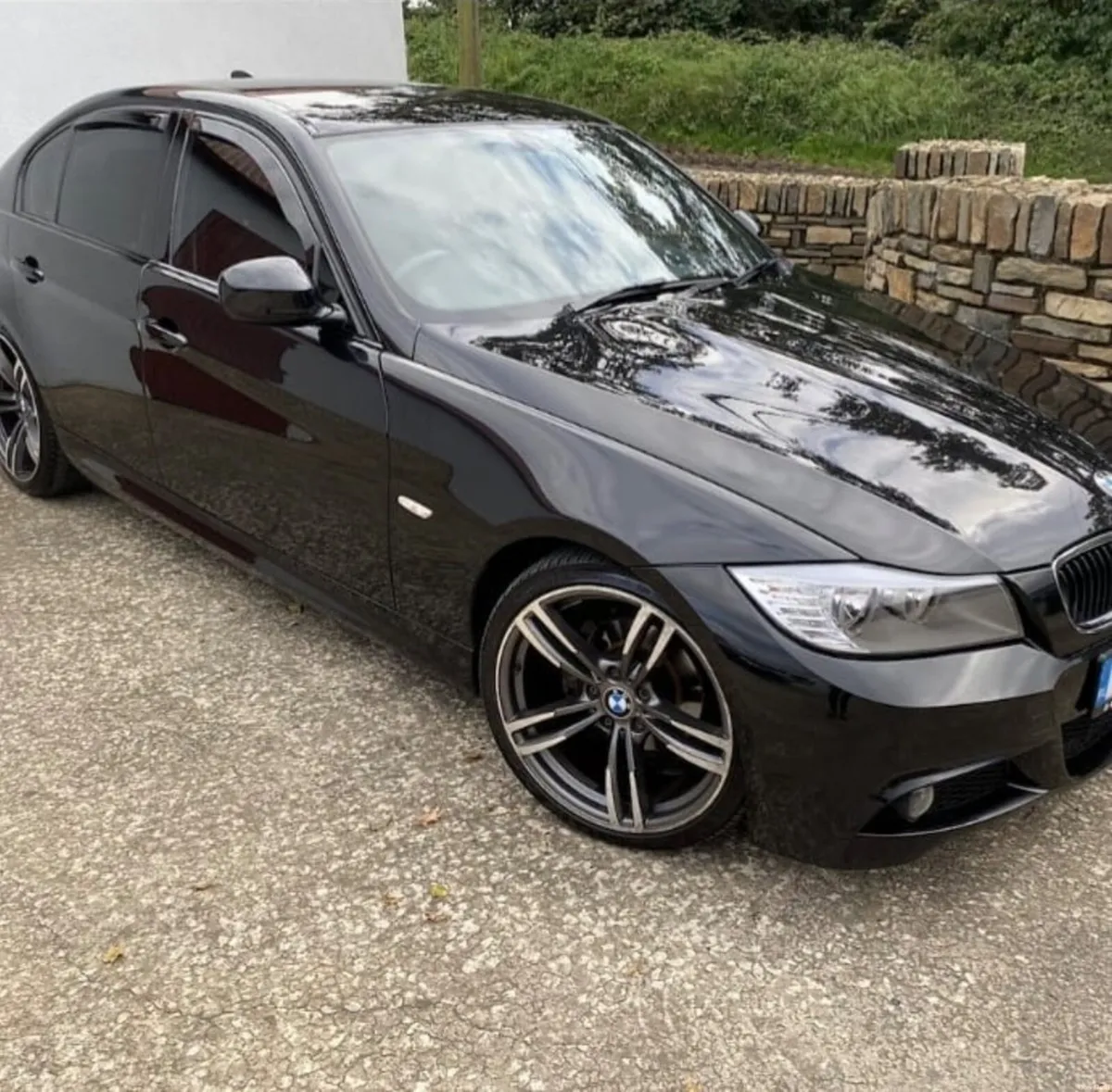 BMW 3-Series 2011 - Image 1