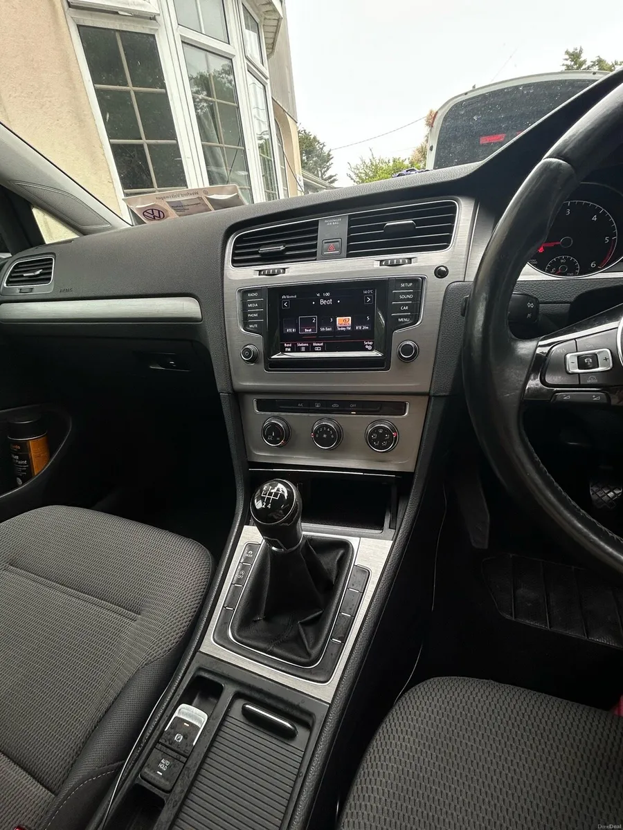 Volkswagen Golf - Image 5