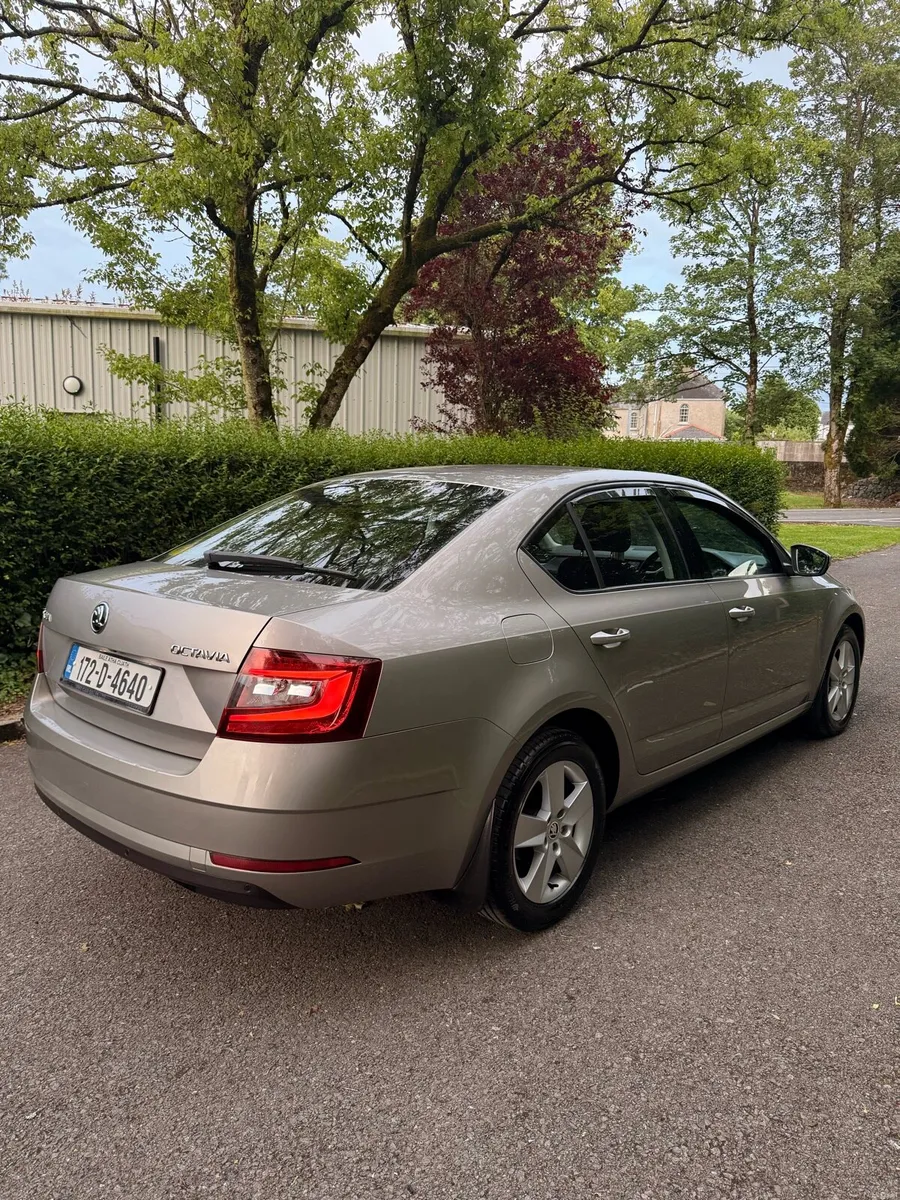 2017 Skoda Octavia Automatic - Image 4