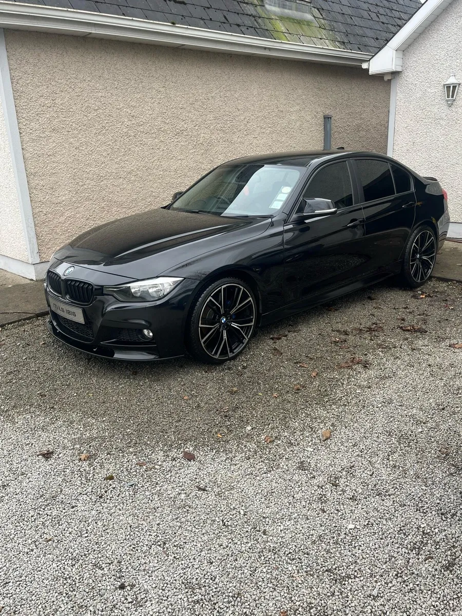 BMW 3 Series 2017 - Image 2