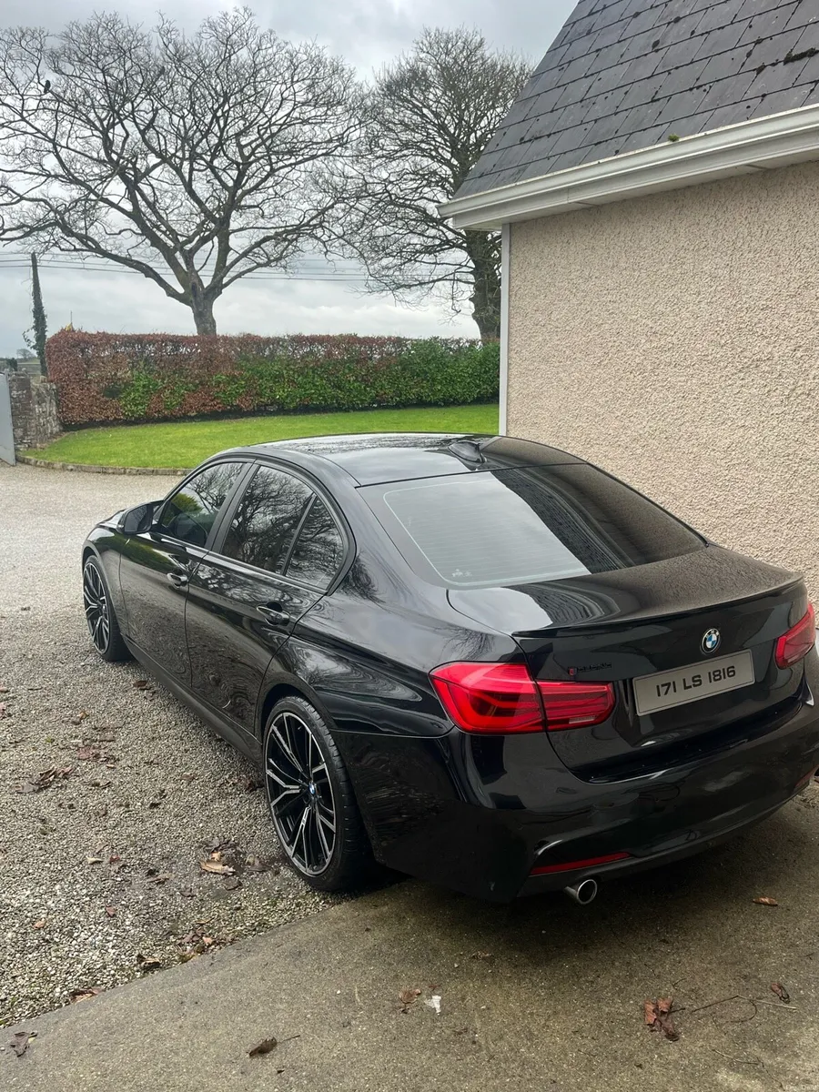 BMW 3 Series 2017 - Image 4