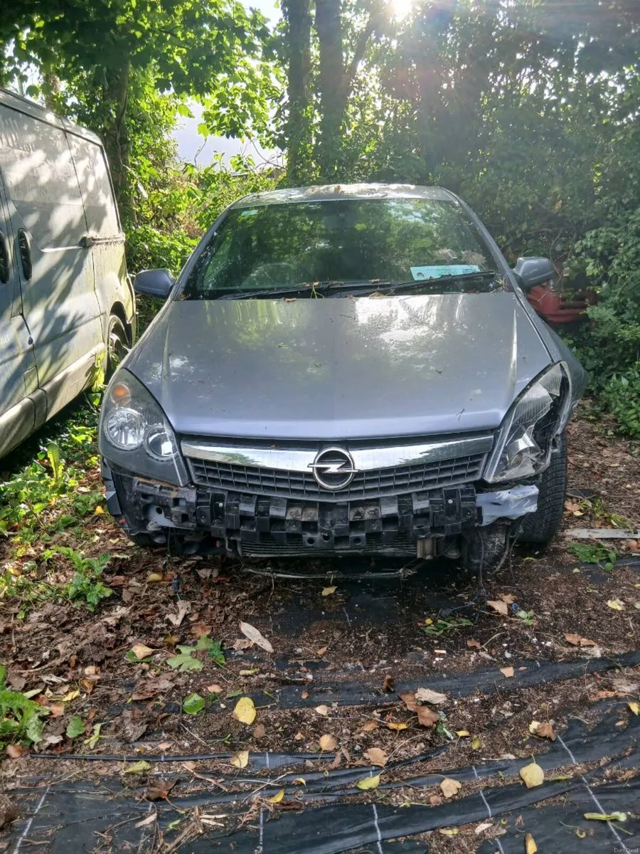 Opel astra GTC - Image 3