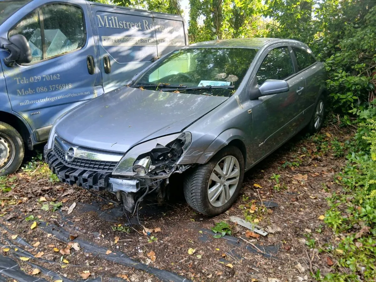 Opel astra GTC - Image 1
