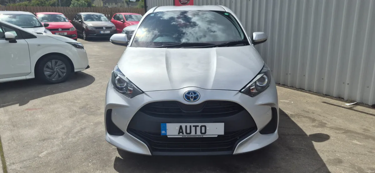 Toyota Yaris automatic hybrid/petrol new model - Image 4