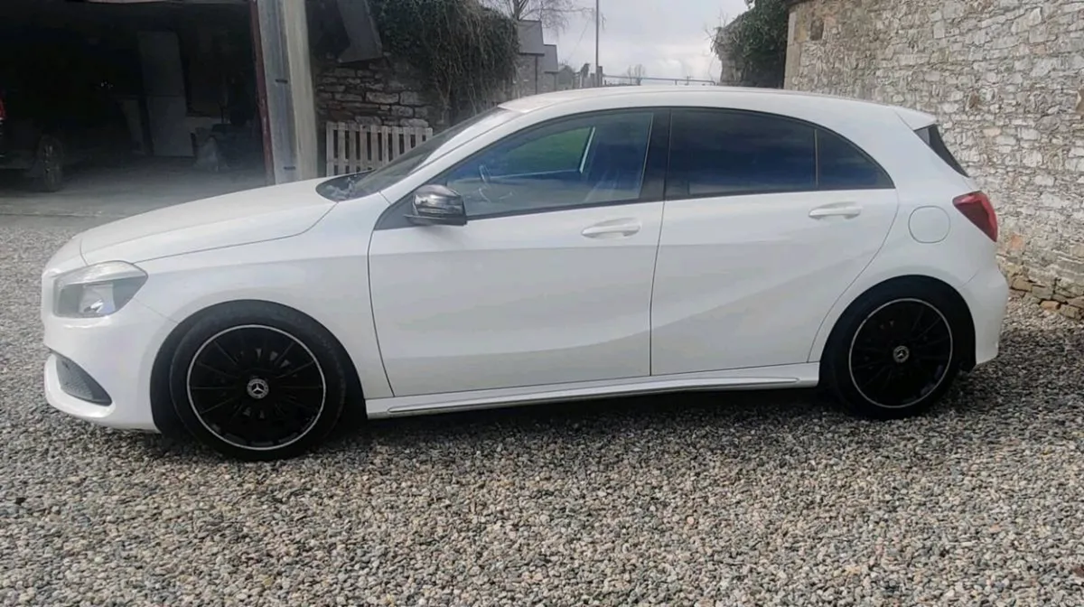 2017 Mercedes Benz A Class A200d - Image 3