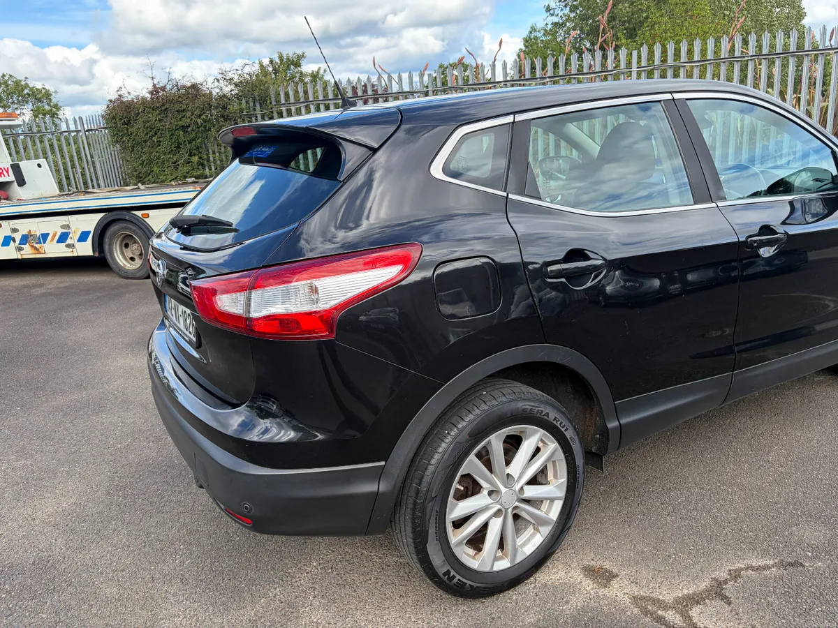 Nissan Qashqai 2014, 1.2 PET XE - Image 2