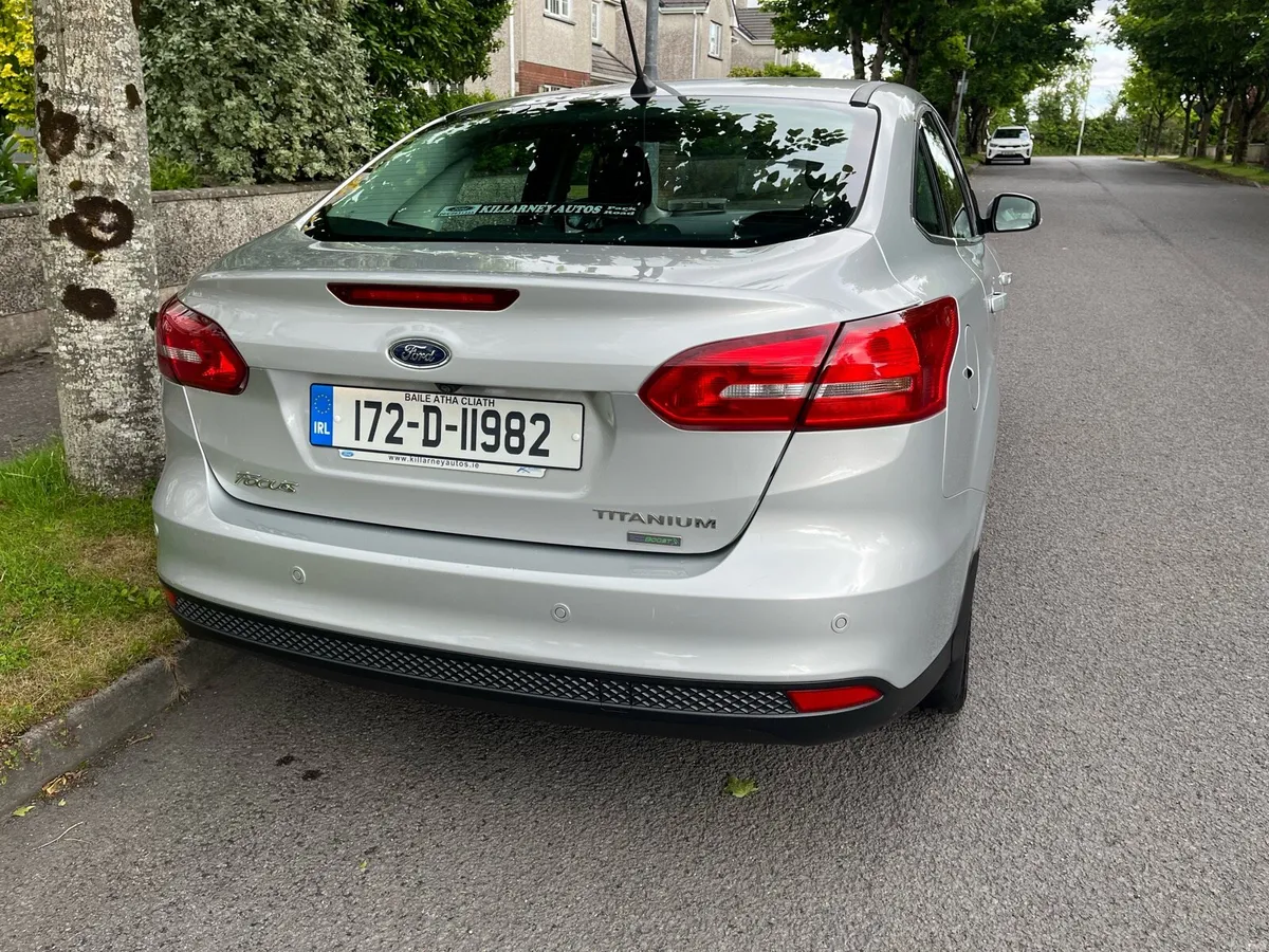 Ford Focus 1.0 Ecoboost Titanium - Image 2