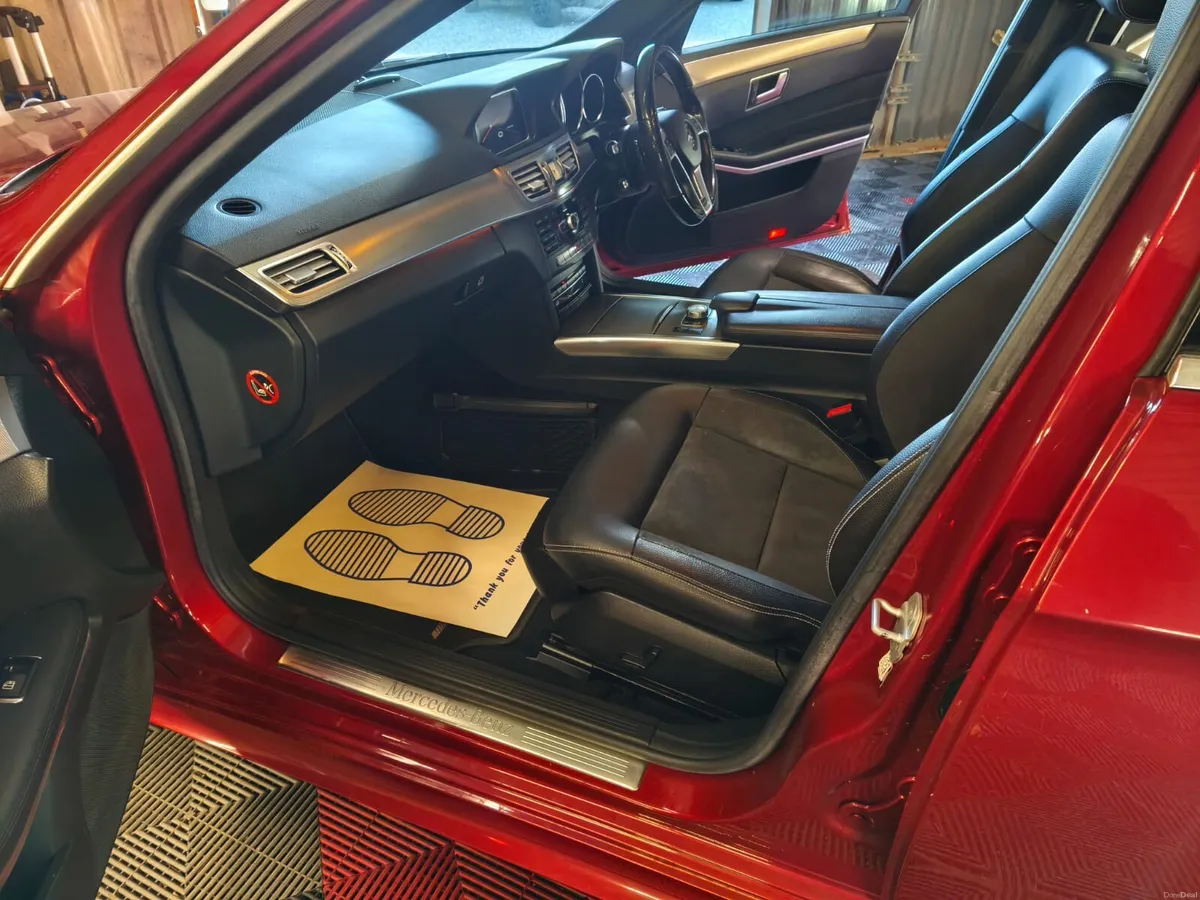 2014 Mercedes-Benz E-Class  CLASSIC SPORT 7 Seat - Image 3