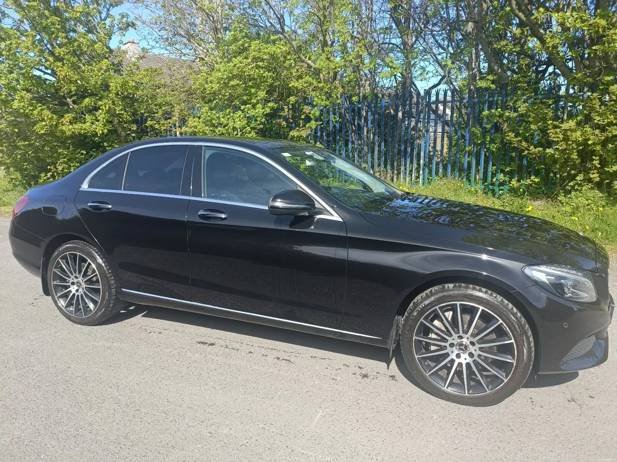 Mercedes-Benz C350e Sport Premium Plus 2016 - Image 3