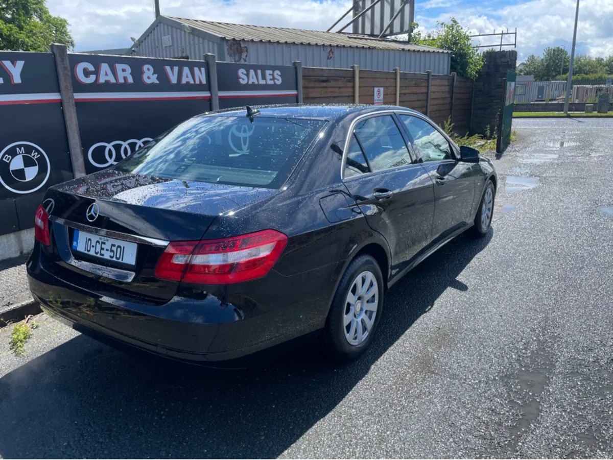 Mercedes-Benz E-Class 200 CDI BLUE EFFICIENCY 4DR - Image 4