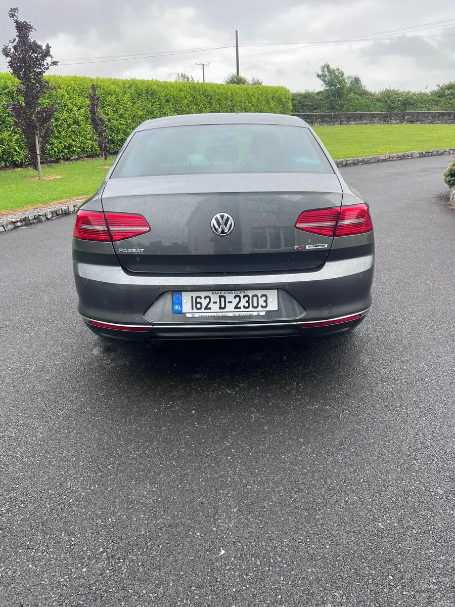 Volkswagen Passat 2016 - Image 3