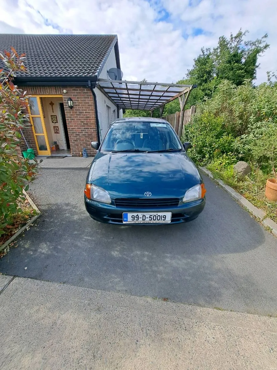 Car Toyota starlet - Image 1
