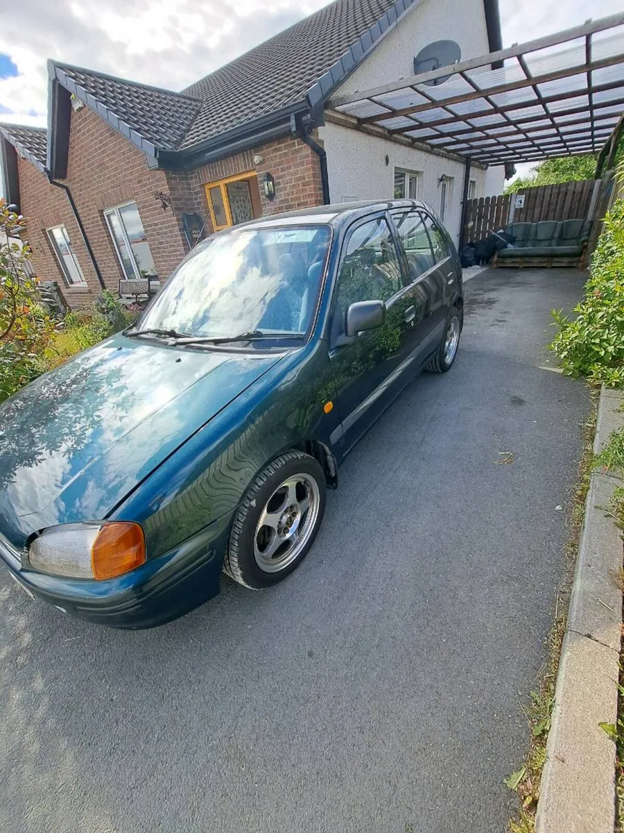 Car Toyota starlet - Image 2