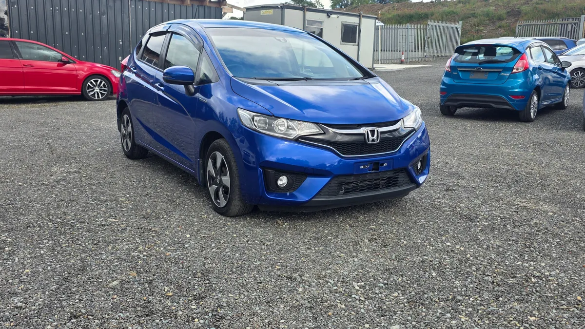 2015 Honda fit 1.5L Hybrid L-package self-charging - Image 1
