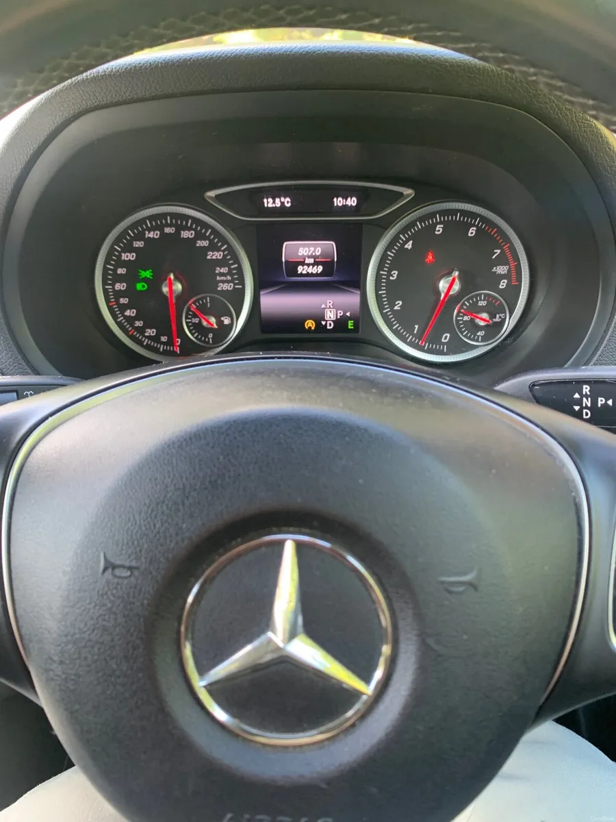 Mercedes-Benz B-Class 2015 - Image 2