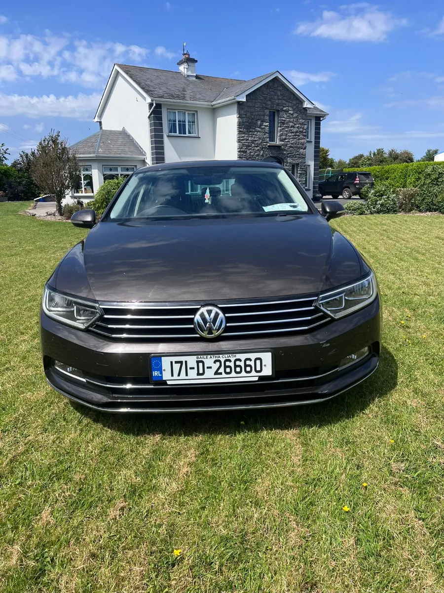 Volkswagen Passat 2017 - Image 1