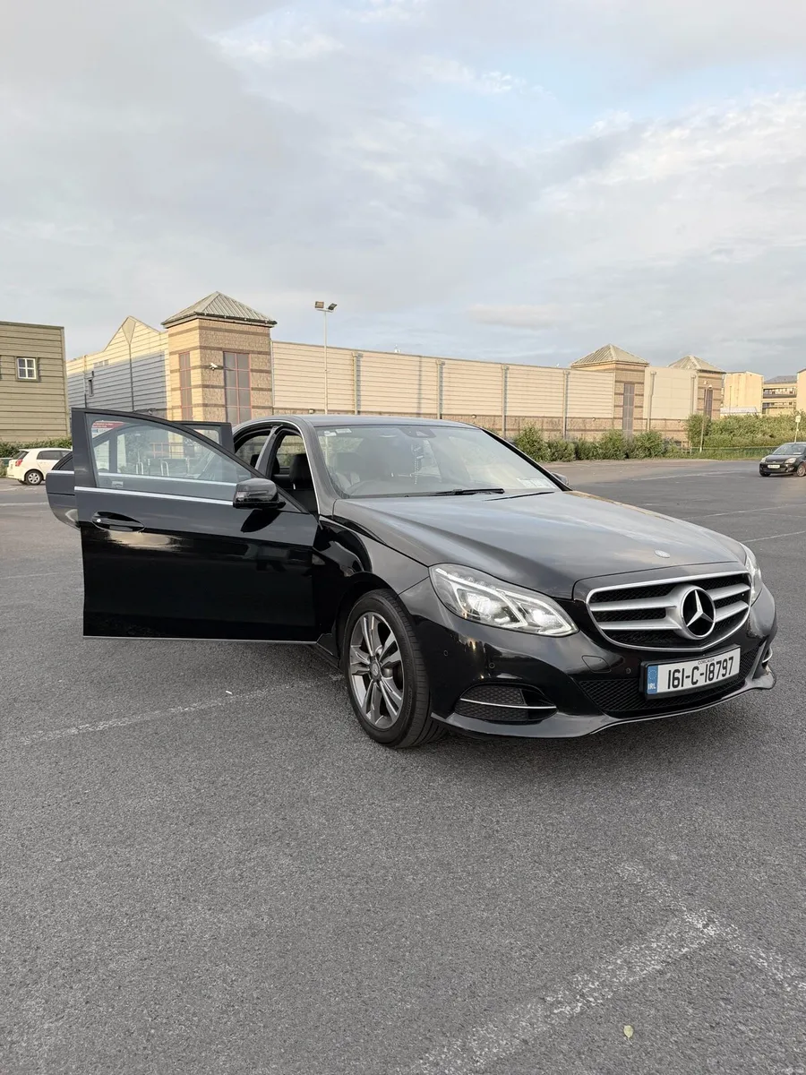 Mercedes E Class 220d - Image 2
