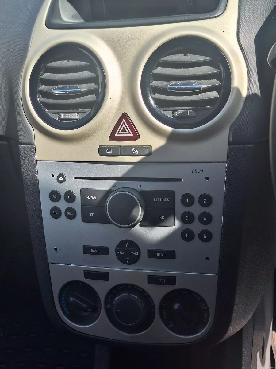 Opel Corsa 1.2 petrol 2007 - Image 3