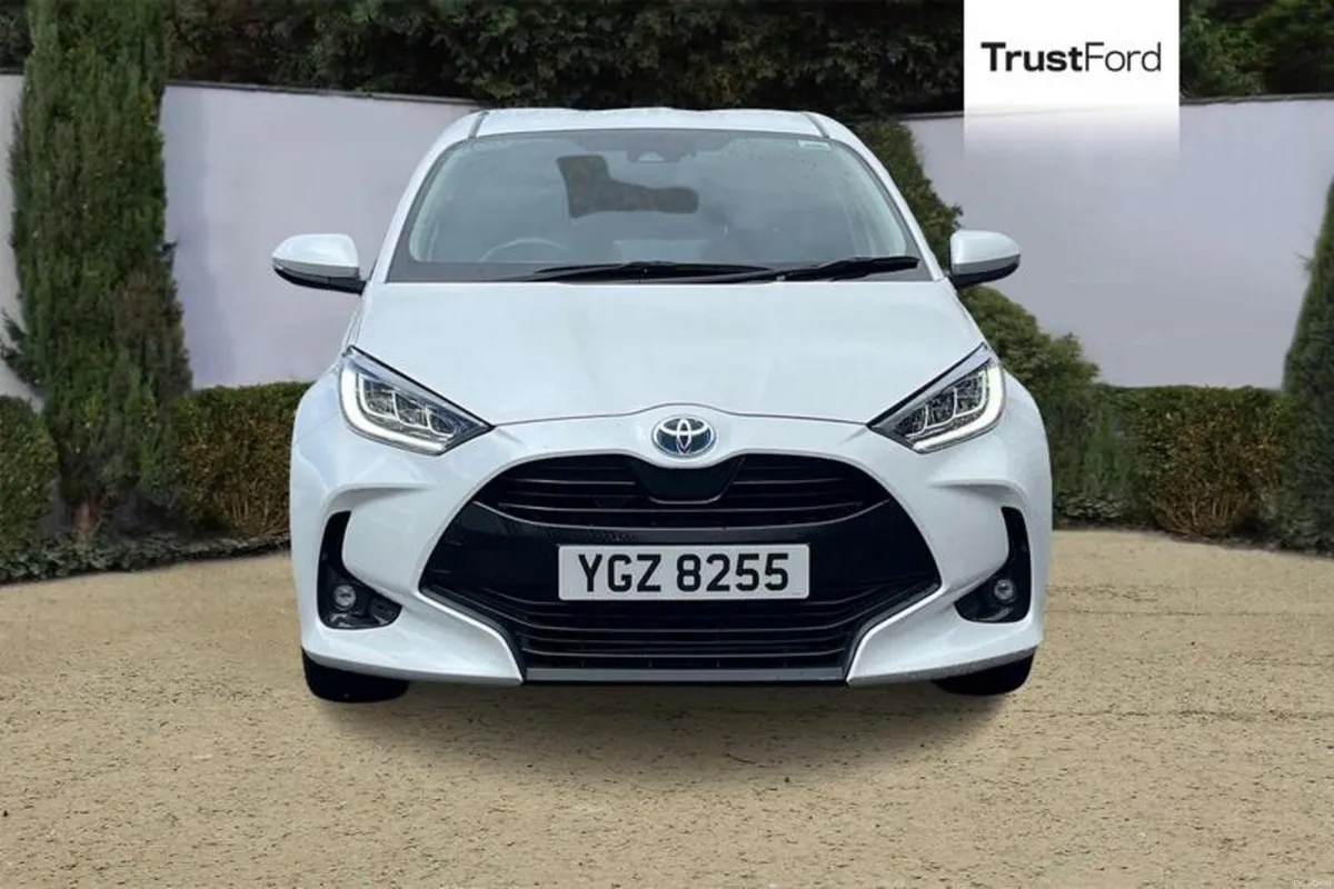 Toyota Yaris 1.5 Hybrid Design 5dr CVT - REVERSING - Image 6