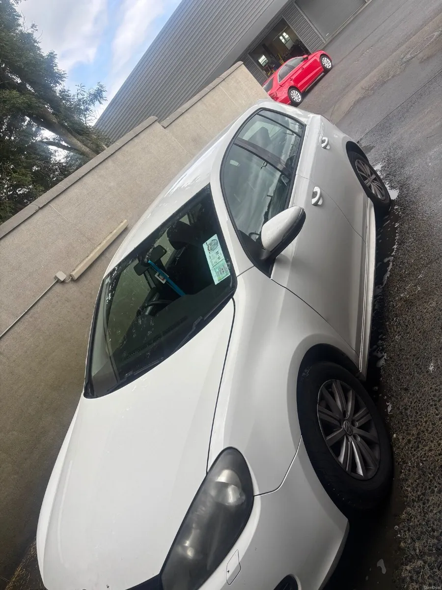 Volkswagen Golf 2011 - Image 2