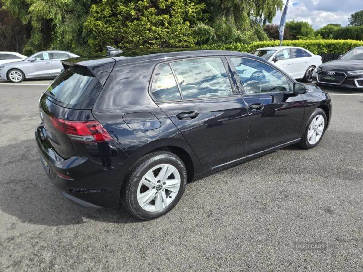 Volkswagen Golf Life - Image 5