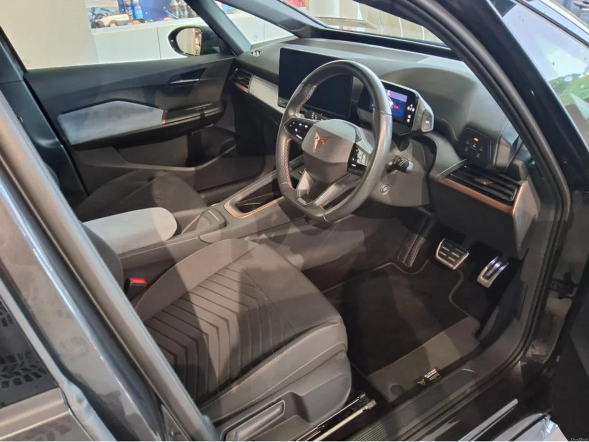 Cupra Born V1 EV 59kW ** UPGRADED ALLOYS ** - Image 6