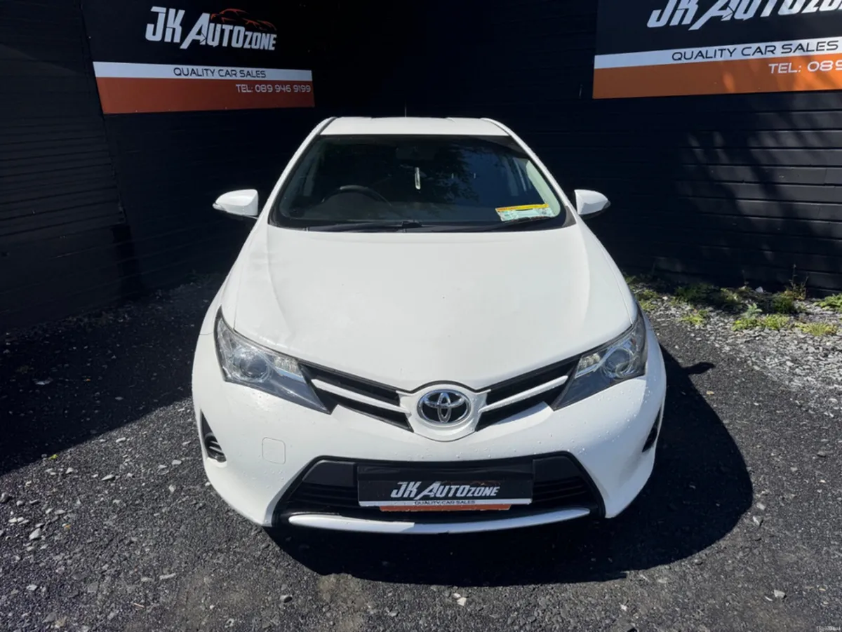 Toyota Auris 1.4 D-4D TERRA VAN 5DR - Image 2
